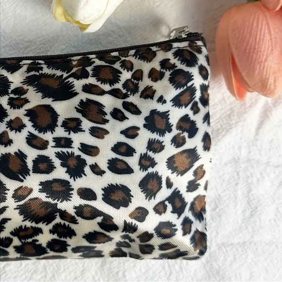 Leopard Cosmetic Bag - Picture 4 of 5